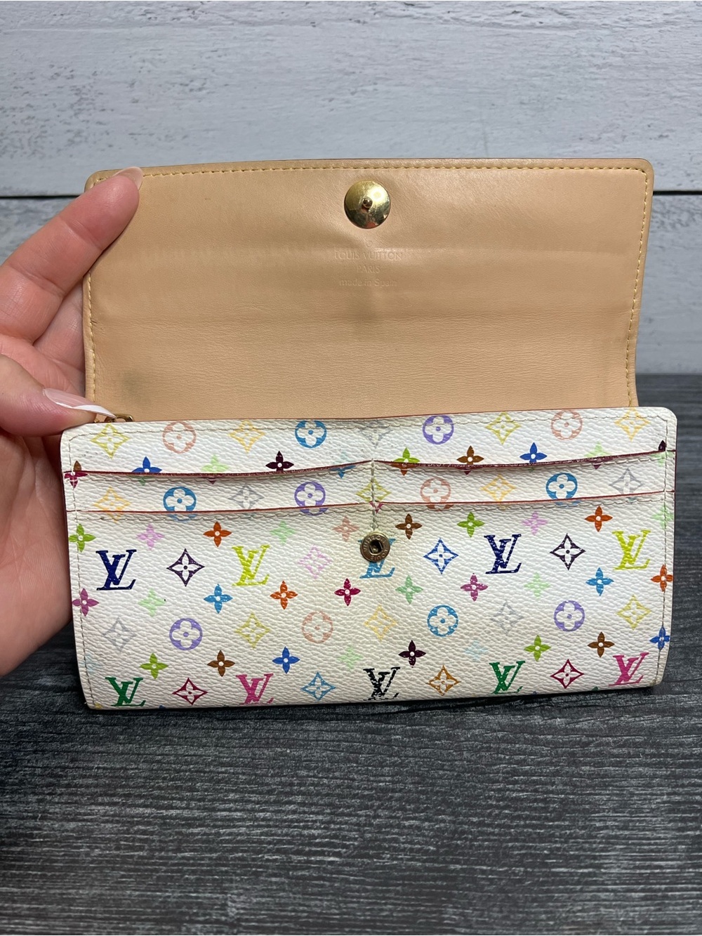 Authentic Louis Vuitton Murakami White Multicolor Monogram Canvas Sarah Wallet - Picture 3 of 9